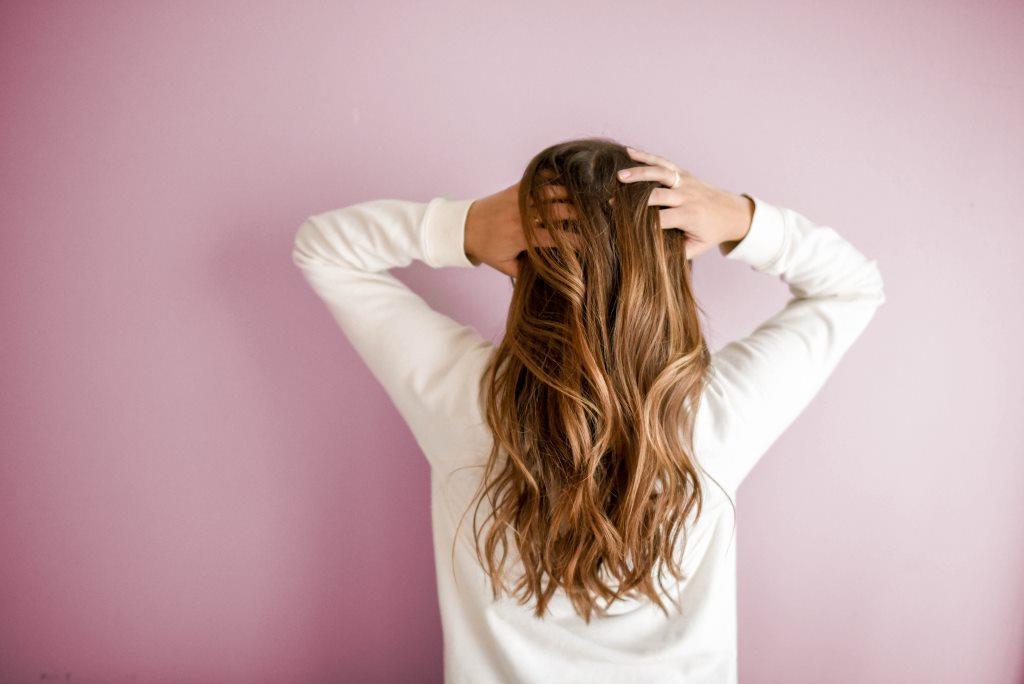 How to get shiny hair without using any products — Foodies Queen